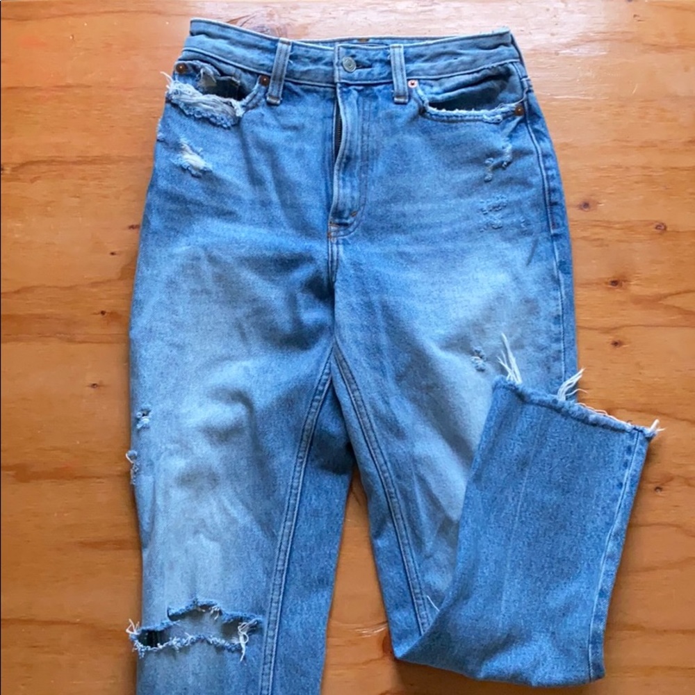 ABERCROMBIE High waisted MOM JEANS
